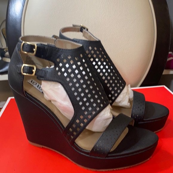 Beautiful XOXO brand new wedges Sandals. - Picture 2 of 7